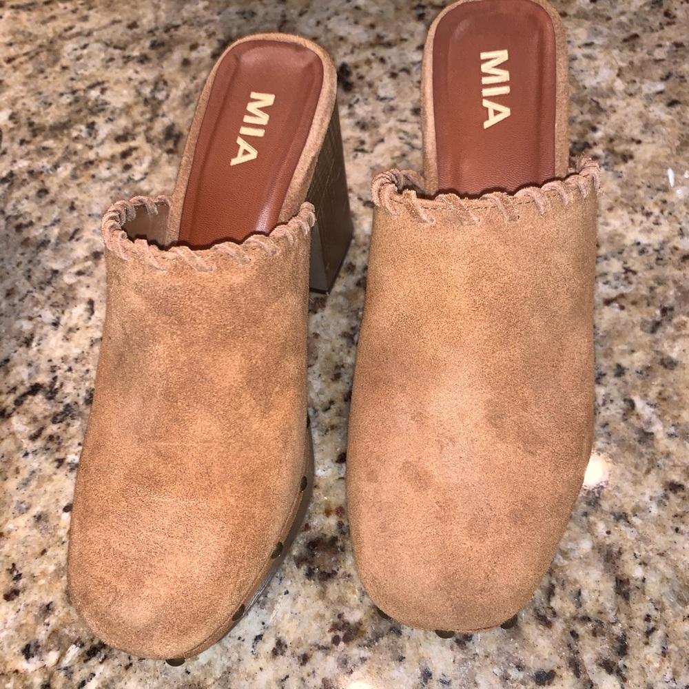 Mia clogs